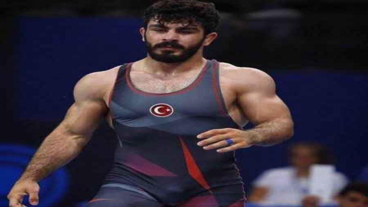 ADÜ'lü milli sporcu ülkemizi gururlandırdı
