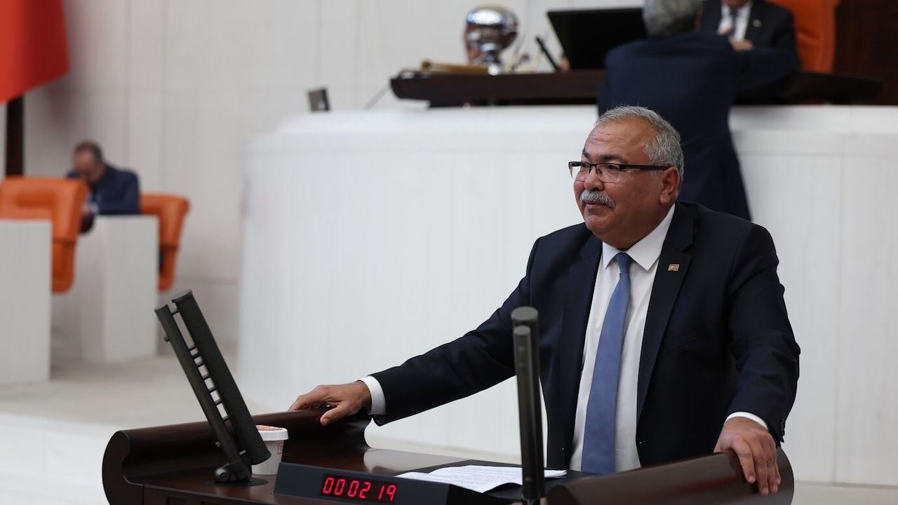 CHP’li Bülbül, “Meclis’te Anayasa, CHP Genel Merkezi’nde tüzük uygulanmıyor”