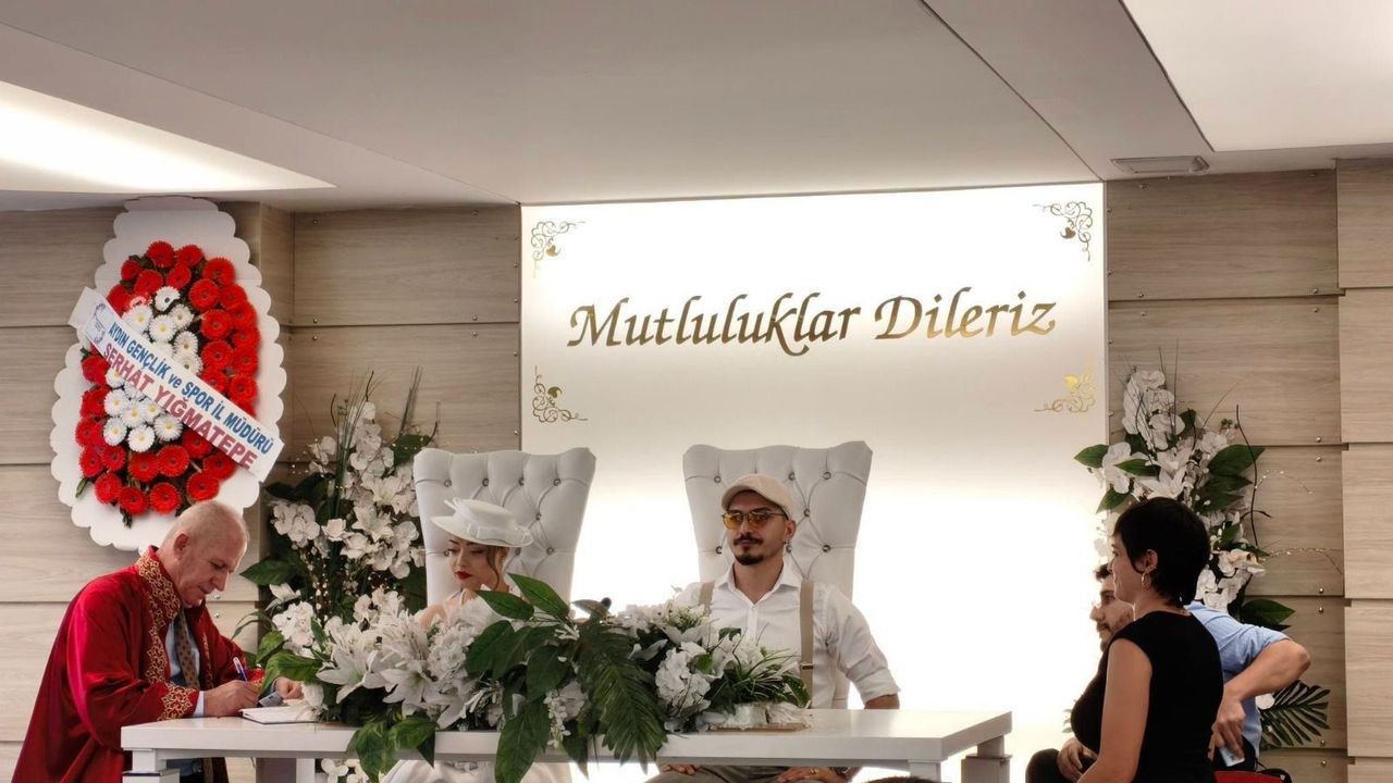 Nazillili Dünya şampiyonunun mutlu günü: Berkay, Ayşenur’una