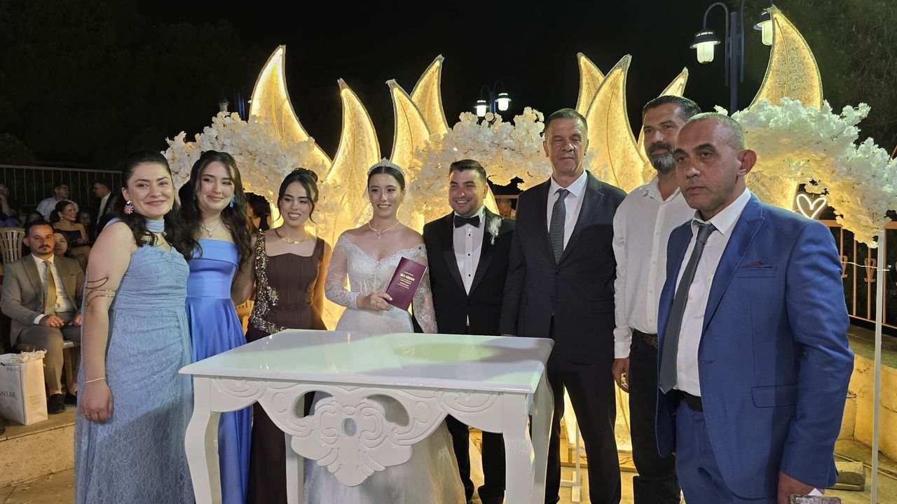 Basının mutlu günü: Hüseyin, Melike’sine kavuştu