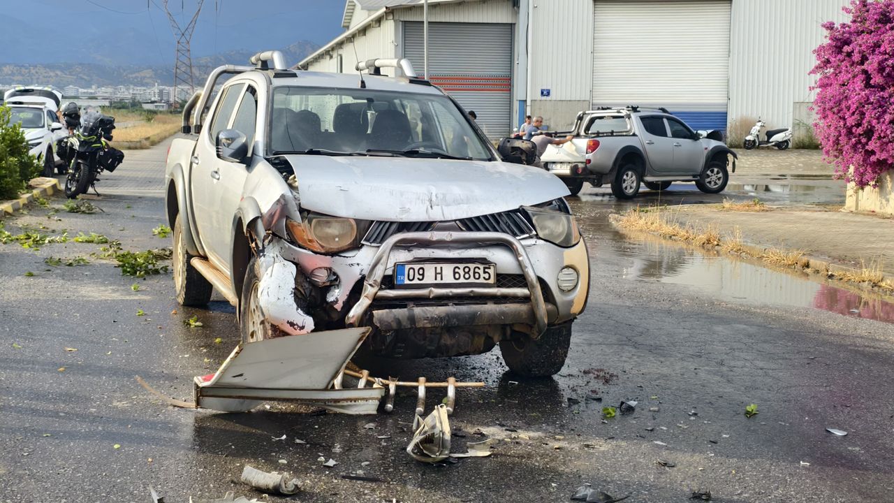 Nazilli’de zincirleme kaza, 3 araç çarpıştı 4 yara