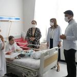 Aydın’da tedavi gören minik hastalara moral oldular