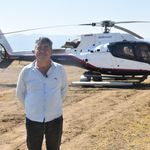 Karacasu’ya iniş yapan iki helikopter merak konusu oldu: Vatandaşlar maç izler gibi izledi