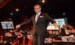 Sanat Güneşi Zeki Müren, şarkılarla anıldı