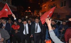 Bayındır, Özcan’ı bağrına bastı