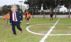 Sağlıkçılar futbol turnuvasında ter atıyor