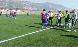 Buharkent derbisinde gülen Ortakçıspor