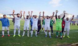 Naz-Naz liderin ensesinde