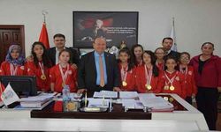 Ege’nin şampiyonlarından Başkan Özakcan’a ziyaret