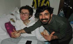 Tiyatrocular, Canberk için sahneye çıktı