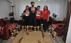 Madalya avcısı aile
