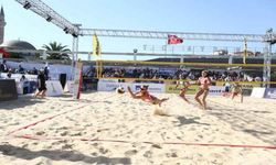 Başkan Çerçioğlu, plaj voleybolu heyecanına ortak oldu