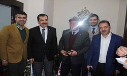 Eski vekilin oğlu hukuk bürosu açtı