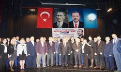AK Parti Efeler’de, görev dağılımı yapıldı