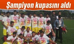 Şampiyon E.S Acarlar kupasını aldı