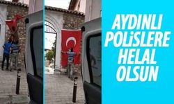 Polislerin bayrak hassasiyeti yüreklere dokundu