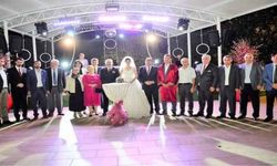 Eski kaymakamlarını mutlu gününde unutmadılar