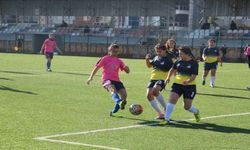 Dişi Efeler bir deste gol attı