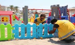 Büyükşehir, plajlarda çocukları unutmadı