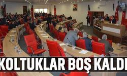 Koltuklar boş kaldı