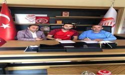 Nazillili Kadir, Gümüşhane'ye imza attı