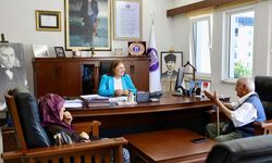 75 yıllık CHP'liden Başkan Gençay'a tebrik ziyareti