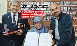 Nazilli’de Gazi eşi onurlandırıldı! 11 yıl sonra gelen unvan madalyasını teslim aldı...