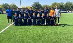 Didim Belediyespor'un U-14 takımı namağlup şampiyon