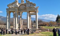 Koçarlılı öğrencilerden Afrodisias’ta 3 Aralık farkındalığı