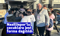 Nazillispor'lu çocuklara jest, forma dağıtıldı