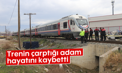 Trenin çarptığı adam hayatını kaybetti