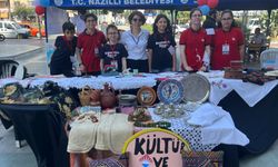 Bahçeşehir Koleji’nden Cumhuriyet Meydanı’nda bilim ve kültür şöleni