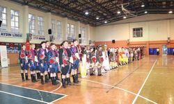 Efeler’de Uluslararası Halk Dansları Festivali gerçekleştirildi