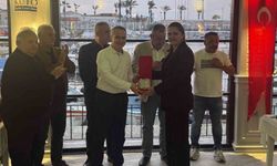 Kuşadası Ticaret Odası’nda Meclis Üyelerine plaket verildi