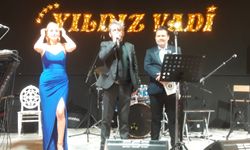 Söke’de renkli gece: Kutsi, Zeynep Dizdar ve Zafer Peker sahne aldı