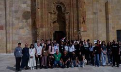 Üç şehir arasında kültür köprüsü kuran "Kültürler Buluşuyor" projesi bu kez Sivas’ta