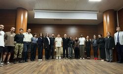 Üniversite öğrencilerinden tiyatro gösterisi