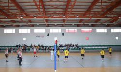 Voleybol turnuvasının şampiyonu belli oldu