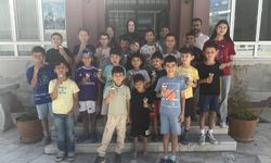 Başkan Arıcı’dan Kuran Kursu öğrencilerine dondurma sürprizi