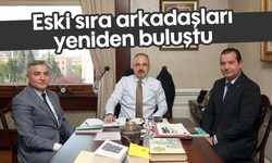 Eski sıra arkadaşları yeniden buluştu