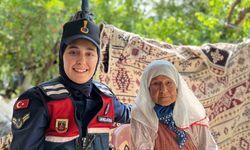 Jandarma yaşlı çınarları unutmadı