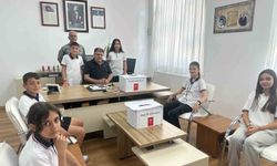 Minik yürekler harçlıklarını Gazze için topladı
