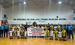 Voleybolcular, jandarmayı unutmadı