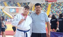 +73 kiloda gümüş madalya Koçarlı’nın