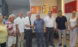 Kuşadası Emekliler Partisi ''Baba Ocağı''nda rozetlerini taktı