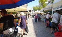 Kuşadası Yerel Üretici Pazarı'nda fiyatlar sevindirdi