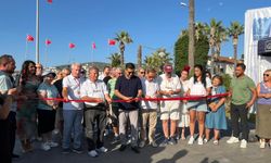 Kuşadası'nın usta kalemleri ''Şenlik''te okurlarıyla buluştu