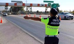 Otoyolda yaya göçmen yakalandı