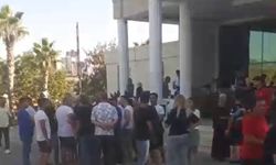Kuşadası Vav Otel çalışanları alacaklarının verilmediği gerekçesiyle eylem başlattı