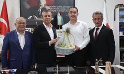 Başkan Arıcı’dan Genel Başkan Özel’e incir ikramı
